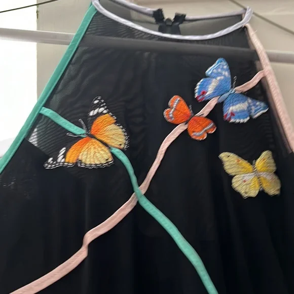 1990s Mesh Tadashi Gown size small vintage 90s butterfly embroidery appliqus 1990s Mesh Tadashi Gown size small vintage 90s butterfly embroidery appliqus